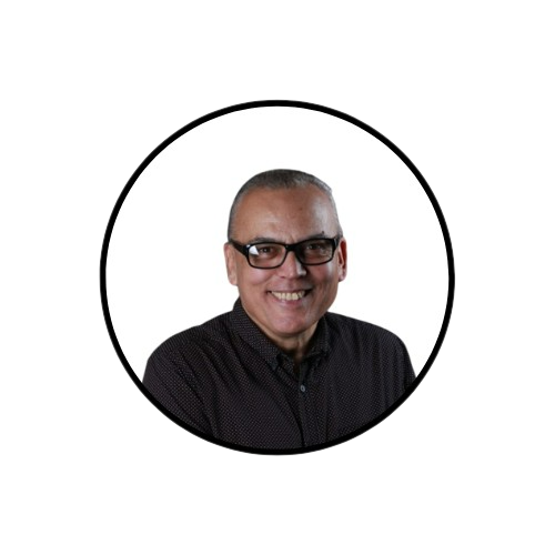 Reynaldo Gil Headshot